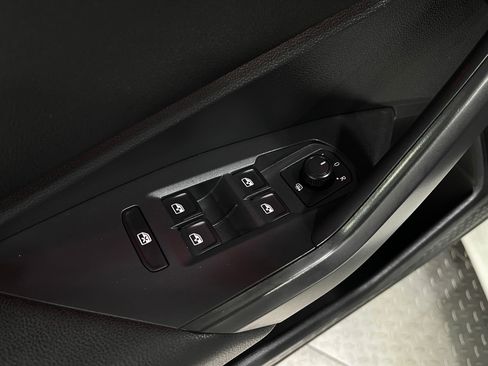 Used 2019 Volkswagen Jetta SEL image 15