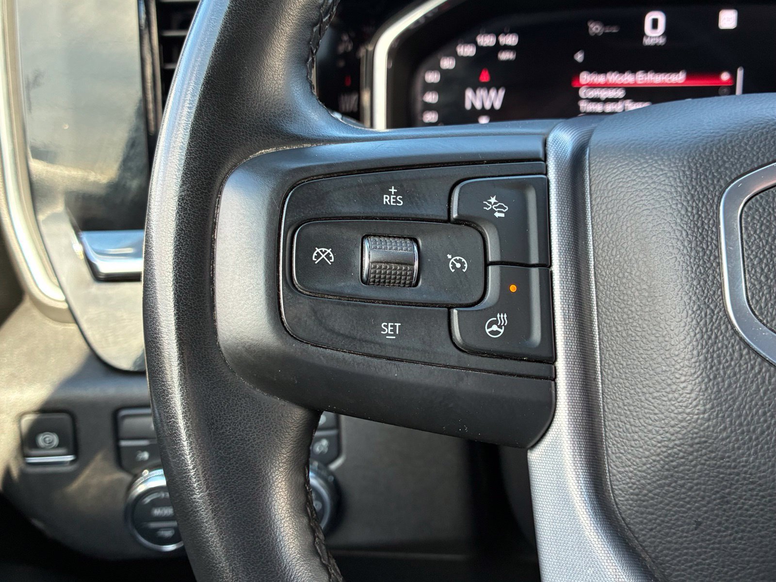 Used 2025 GMC Sierra 1500 SLT AWD/4WD image 24
