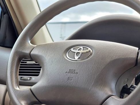 Used 2004 Toyota Camry FWD image 23