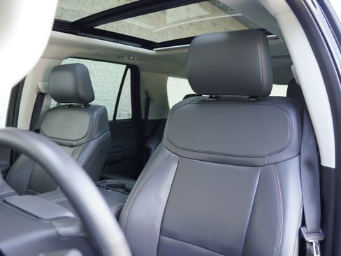 Used 2025 Ford Expedition Max Active AWD/4WD image 14