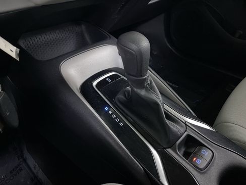 Used 2020 Toyota Corolla LE image 17