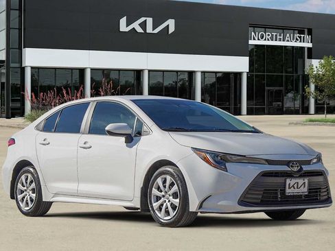 Used 2024 Toyota Corolla LE image 8