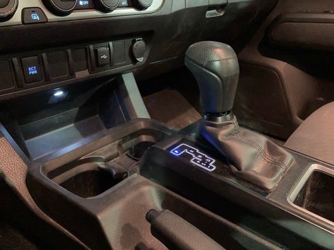 Certified 2022 Toyota Tacoma SR image 25