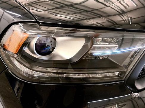 Used 2018 Dodge Durango SXT w/ Quick Order Package 2BB AWD/4WD image 28