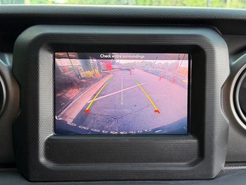 Used 2023 Jeep Wrangler Unlimited AWD/4WD image 55