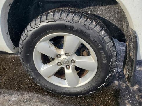 Used 2018 RAM 1500 SLT image 26