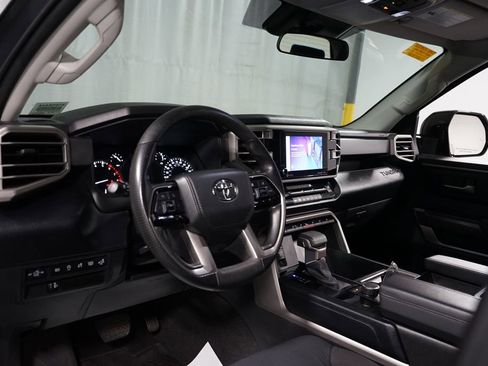 Used 2022 Toyota Tundra SR5 w/ Convenience Package image 12