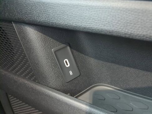 New 2025 Volkswagen ID. Buzz Pro S image 28