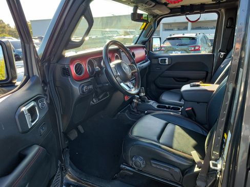Used 2022 Jeep Gladiator Rubicon w/ Cold Weather Group image 21