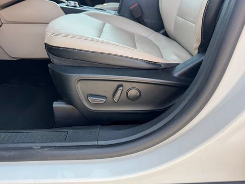 Used 2020 Ford Escape SEL FWD image 12