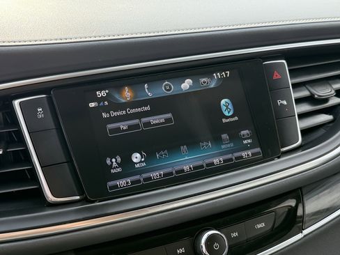 Used 2018 Buick Enclave Essence image 20