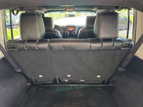 Used 2017 Jeep Wrangler Unlimited Sahara w/ Max Tow Package AWD/4WD image 29