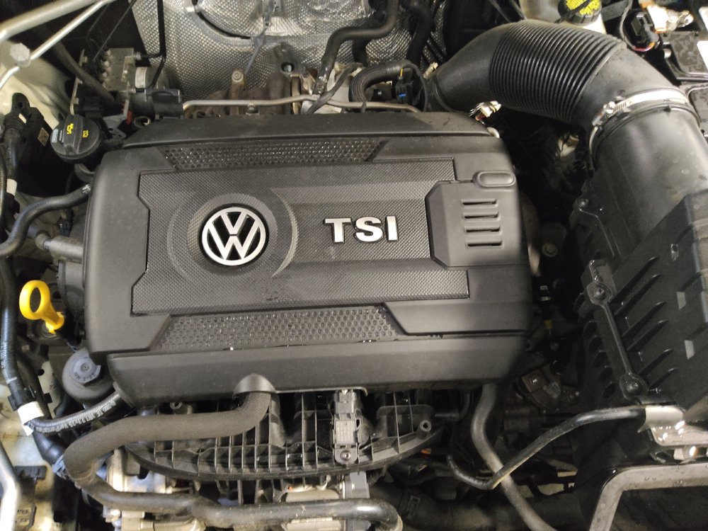 Used 2021 Volkswagen Atlas Cross Sport SE FWD image 30