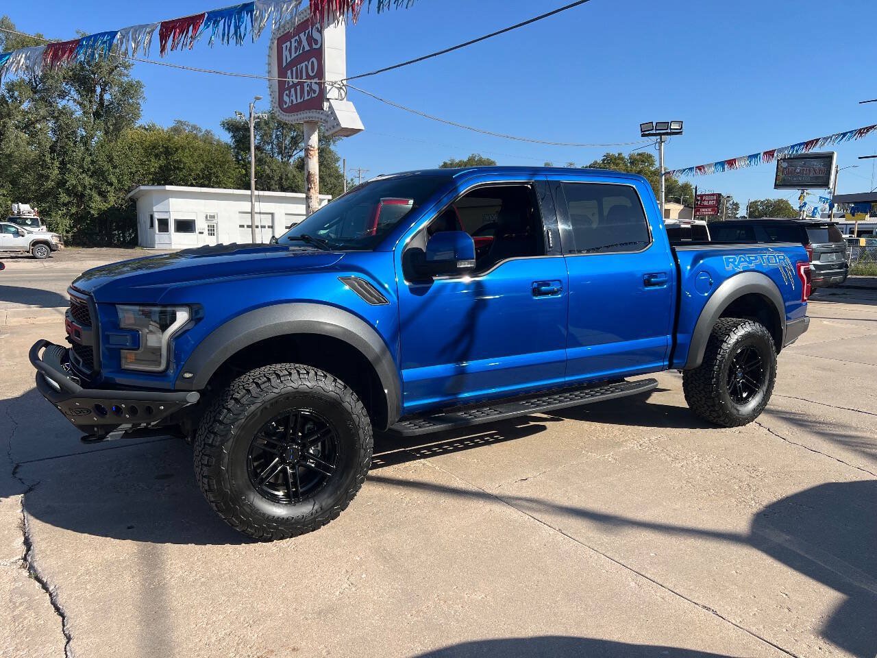 Used 2017 Ford F150 Raptor w/ Equipment Group 802A Luxury AWD/4WD image 2