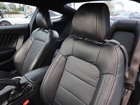 Used 2018 Ford Mustang GT Premium RWD image 6