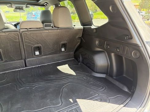 Used 2025 Subaru Forester Premium AWD/4WD image 35