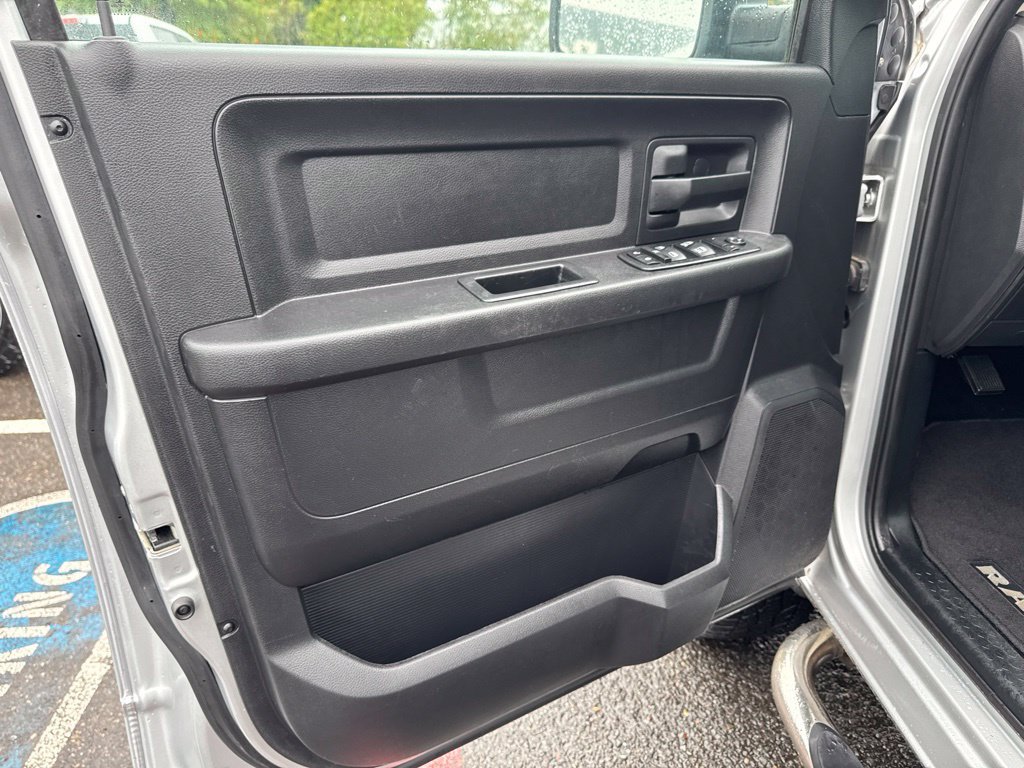 Used 2016 RAM 2500 Tradesman w/ Chrome Appearance Group AWD/4WD image 5