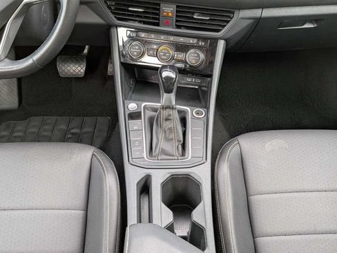 Used 2024 Volkswagen Jetta SE FWD image 18