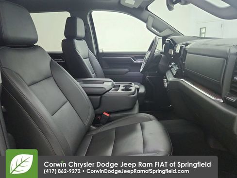 Used 2025 GMC Sierra 1500 SLT AWD/4WD image 31