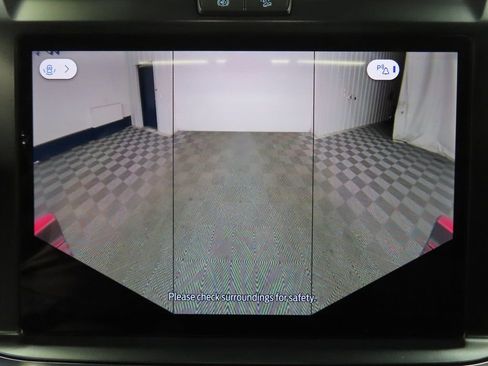 Used 2025 Ford F250 Platinum w/ FX4 Off-Road Package image 20