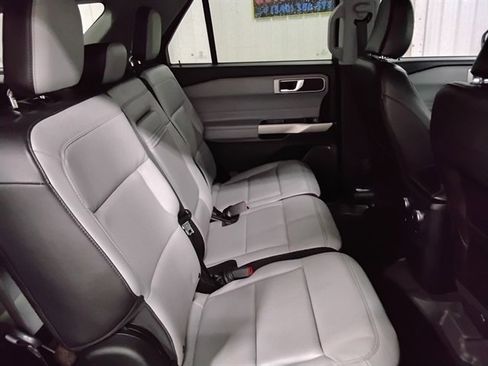 Used 2021 Ford Explorer XLT w/ Equipment Group 202A image 14