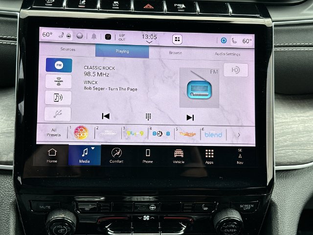 Used 2024 Jeep Grand Cherokee Limited AWD/4WD image 15