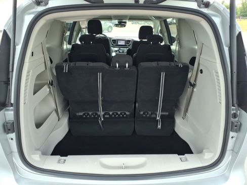 Used 2023 Chrysler Voyager LX FWD image 20