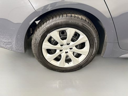 Used 2024 Toyota Corolla LE FWD image 32
