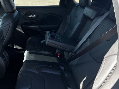 Used 2021 Jeep Cherokee Latitude Lux w/ Comfort/Convenience Group image 10