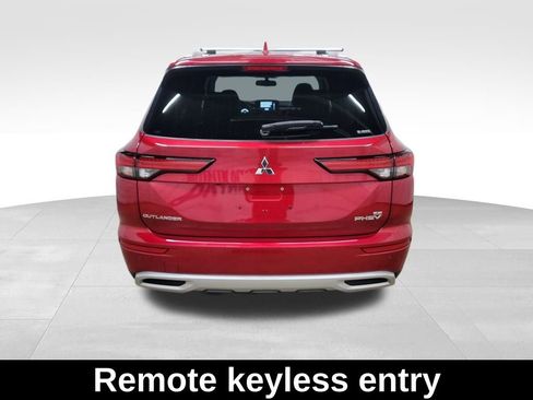 Used 2023 Mitsubishi Outlander SE image 6