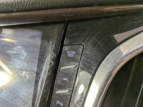 Used 2017 Cadillac Escalade Premium Luxury image 36