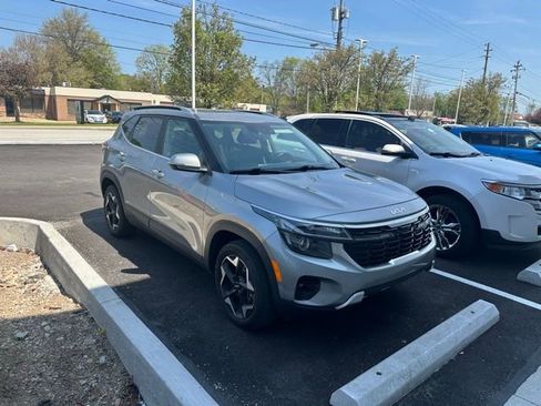 Certified 2024 Kia Seltos EX AWD/4WD image 2