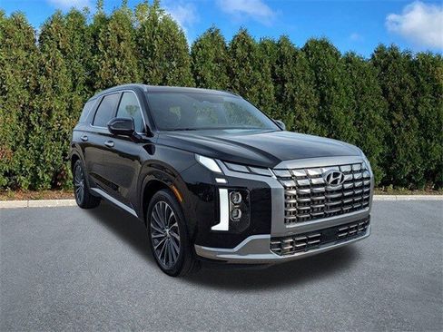 Used 2023 Hyundai Palisade Calligraphy image 3