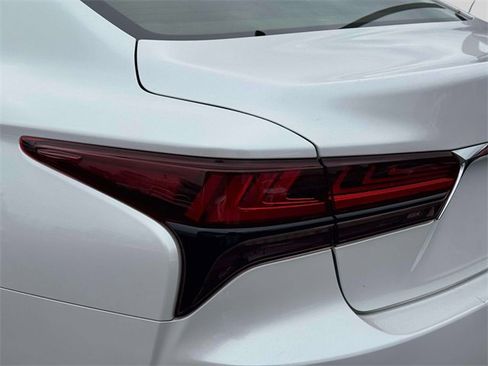 Certified 2023 Lexus LS 500 AWD w/ Luxury Package image 10