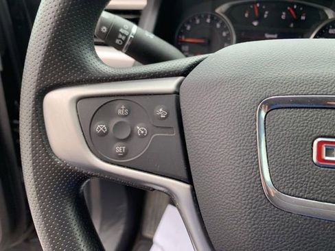 Used 2022 GMC Acadia SLE image 32