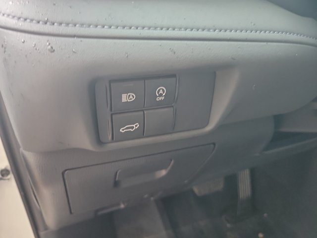 Used 2024 Toyota Highlander XSE FWD image 25