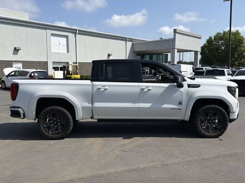 Used 2023 GMC Sierra 1500 AT4 w/ AT4 Premium Package AWD/4WD image 5