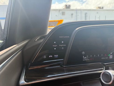 Used 2021 Cadillac Escalade ESV Sport image 13