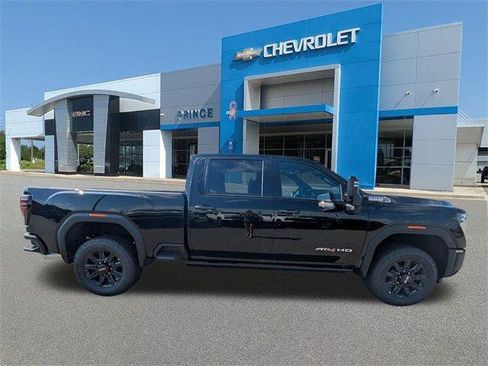 New 2025 GMC Sierra 2500 AT4 w/ AT4 Premium Plus Package image 4