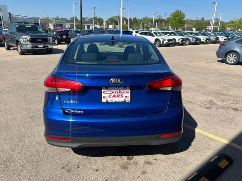 Used 2017 Kia Forte LX FWD image 4