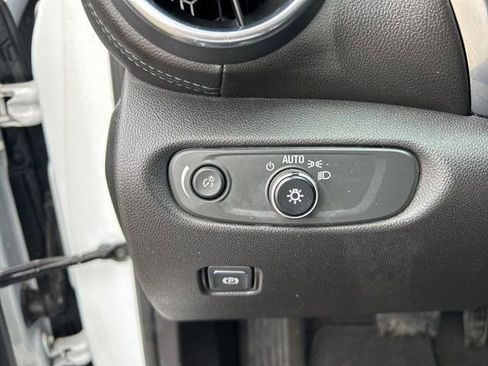 Used 2020 Chevrolet Blazer LT image 19