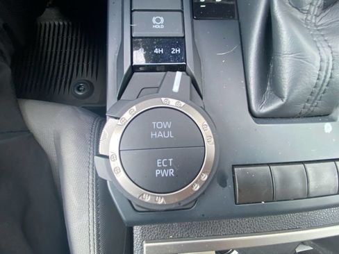 Used 2024 Toyota Tacoma SR5 AWD/4WD image 22