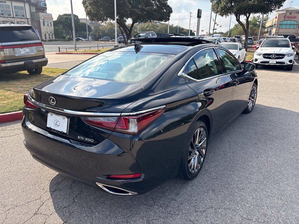 Used 2024 Lexus ES 350 w/ Technology Package FWD image 5