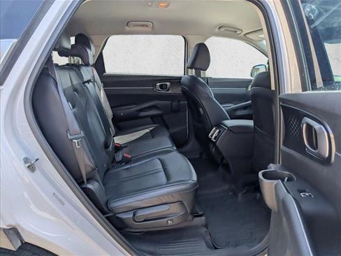 Used 2025 Kia Sorento S FWD image 19