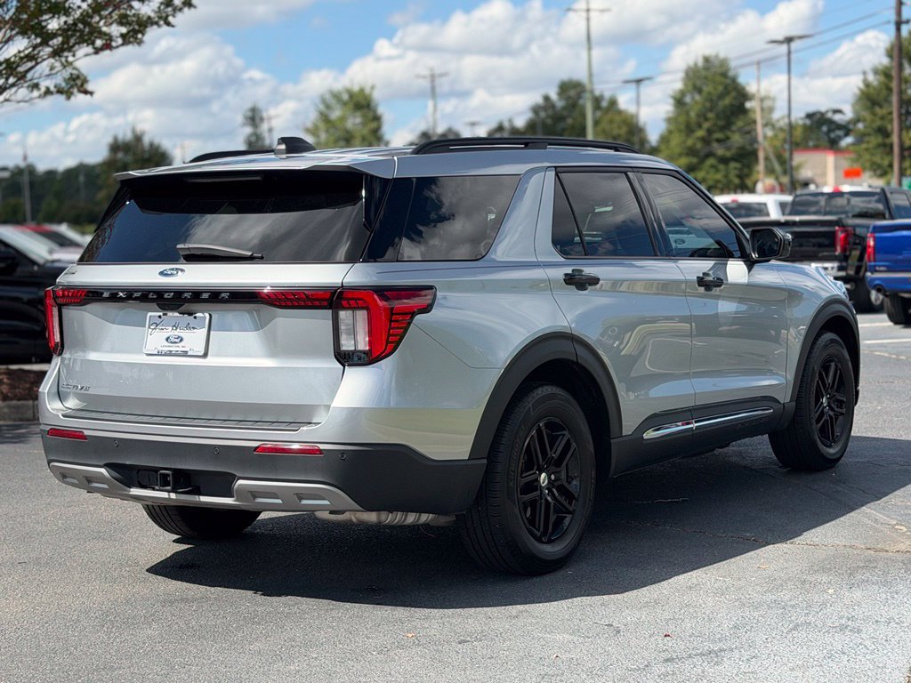 Certified 2025 Ford Explorer Active w/ Active Comfort Package RWD image 7