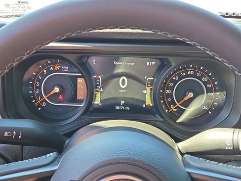 Used 2025 Jeep Gladiator Sport AWD/4WD image 21