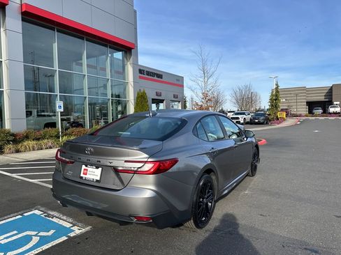 Used 2026 Toyota Camry SE w/ Convenience Package image 3