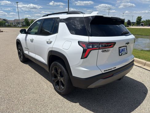 New 2026 Chevrolet Equinox LT AWD/4WD image 3