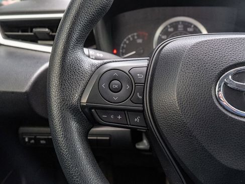 Used 2021 Toyota Corolla LE image 21