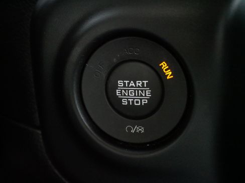 Used 2021 Jeep Wrangler Sport S image 28